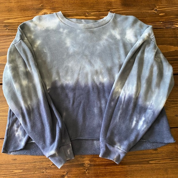 ✰ American Eagle Cropped Blue Tie Dye Crewneck ✰ - Picture 1 of 2